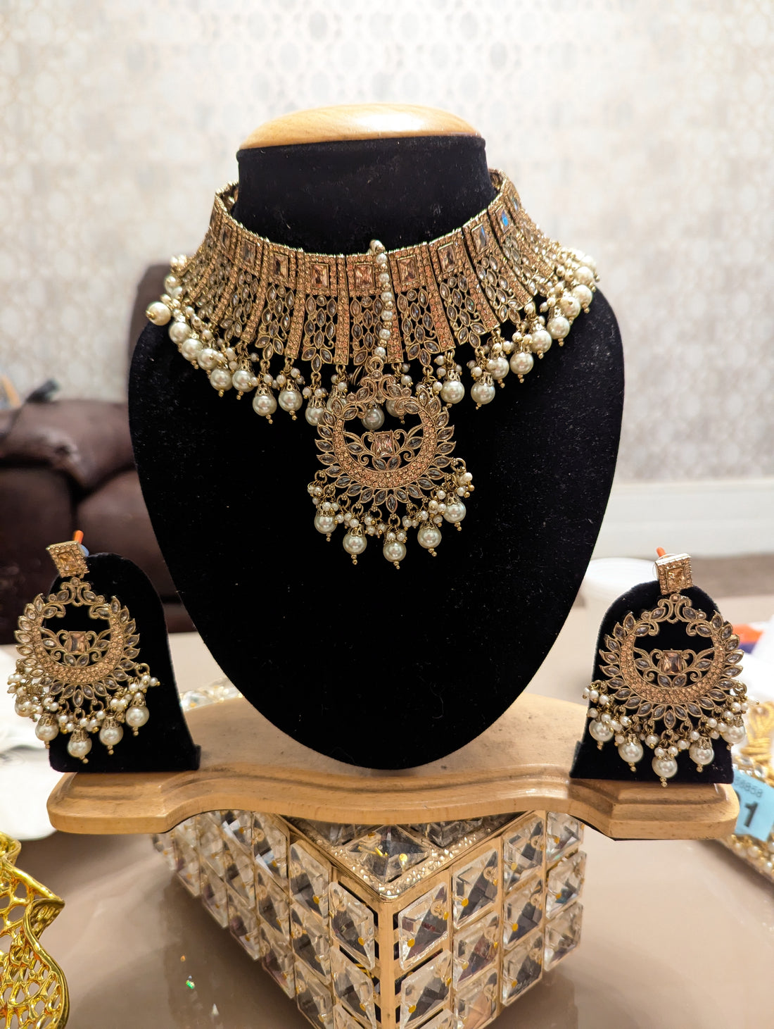 509 475  MATALIC KUNDAN NECKLACE JEWELERY SET