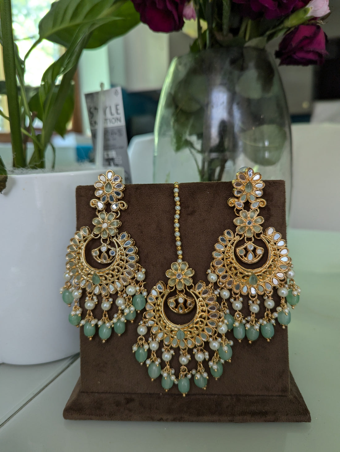 Kundan hanging earrings tikka jewellery set