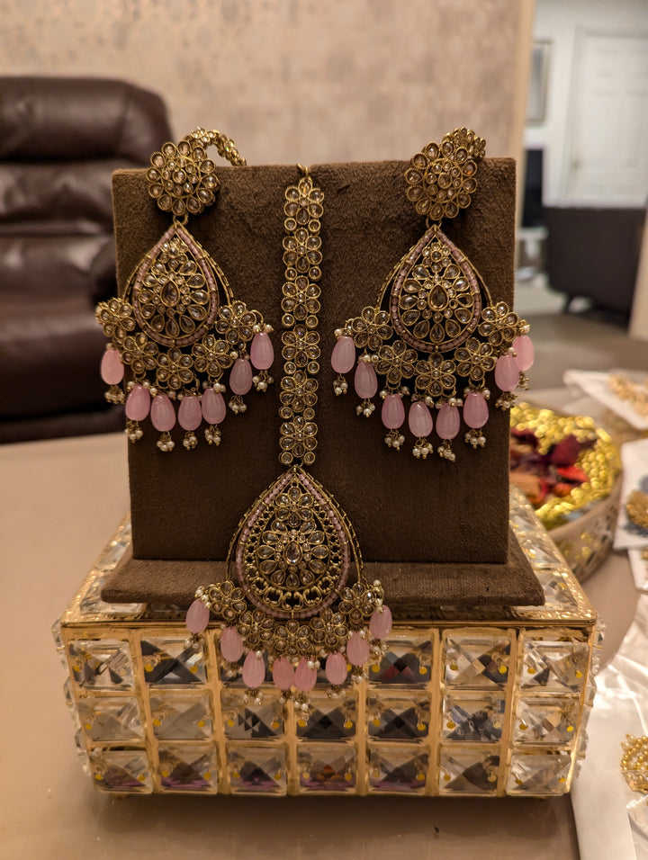 Light pink oversized earrings tikka jewellery set