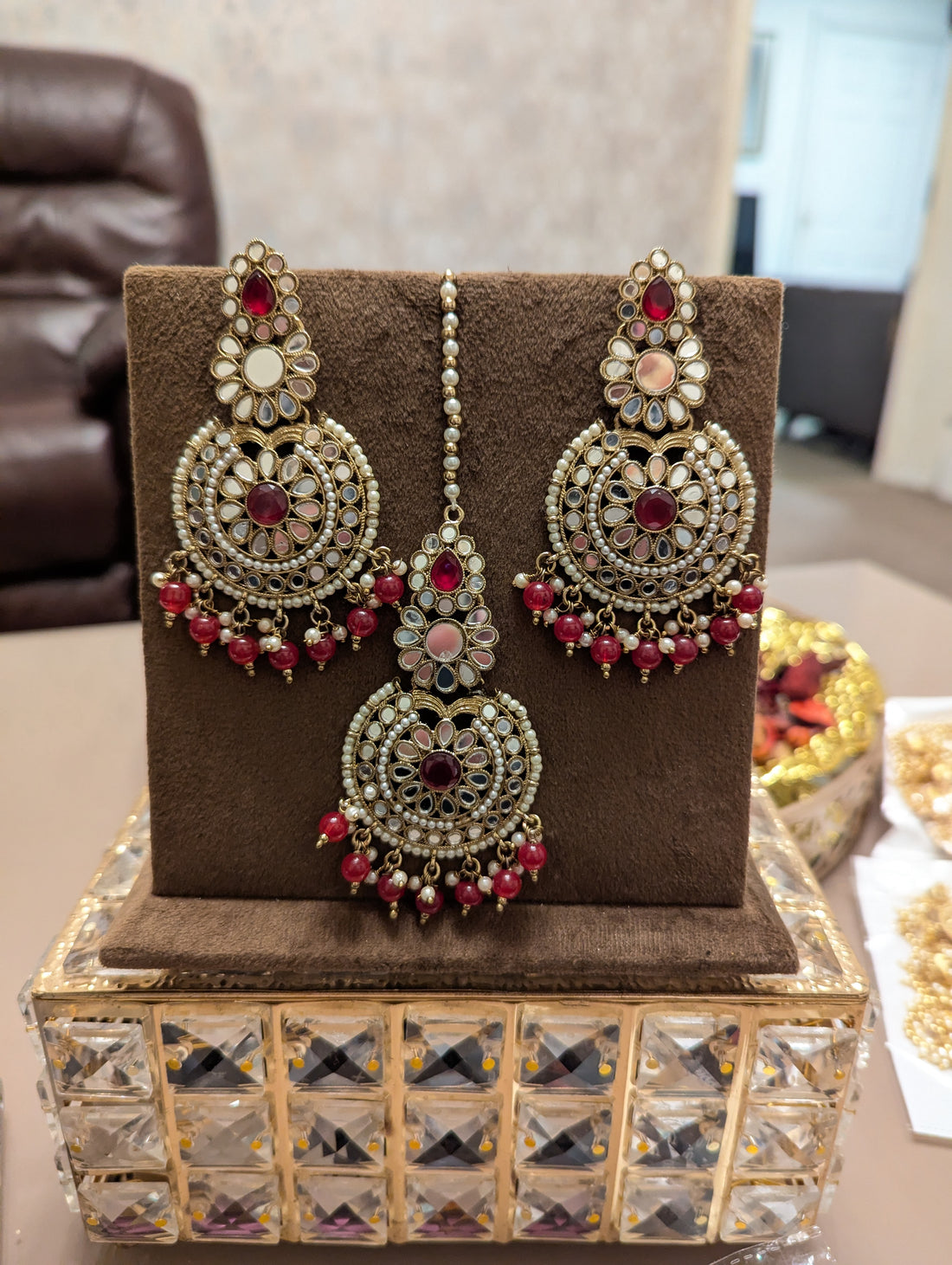 Red oversized earrings jewellery set