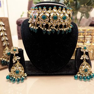 Green & Golden Necklace Set - KundanByNadia