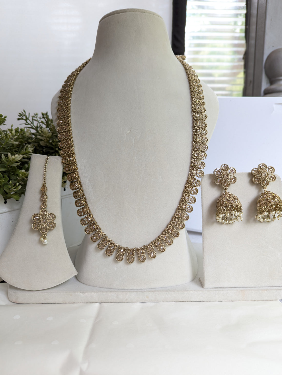 Kundan long mala necklace jewellery set with beautiful tikka and earrings