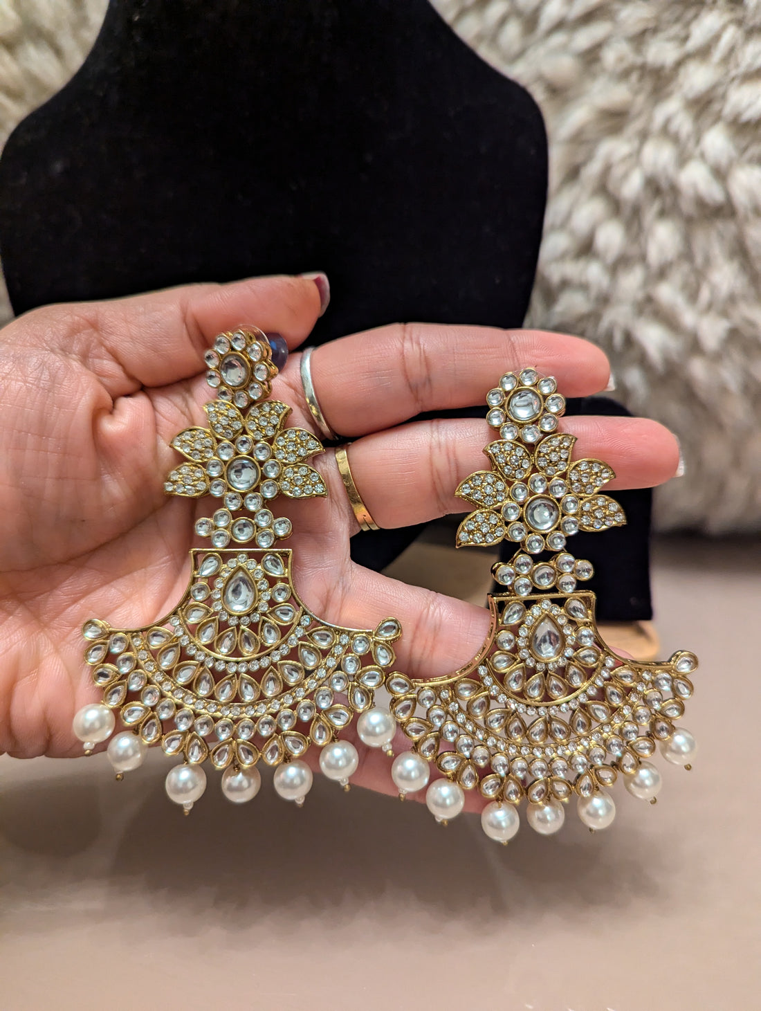 Champagne colour oversized earrings with tikka jewellery set