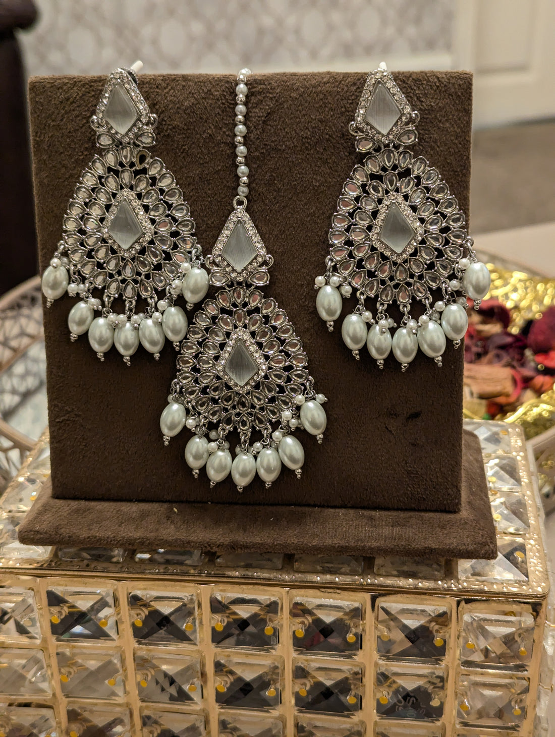 White oversized earrings tikka jewellery set