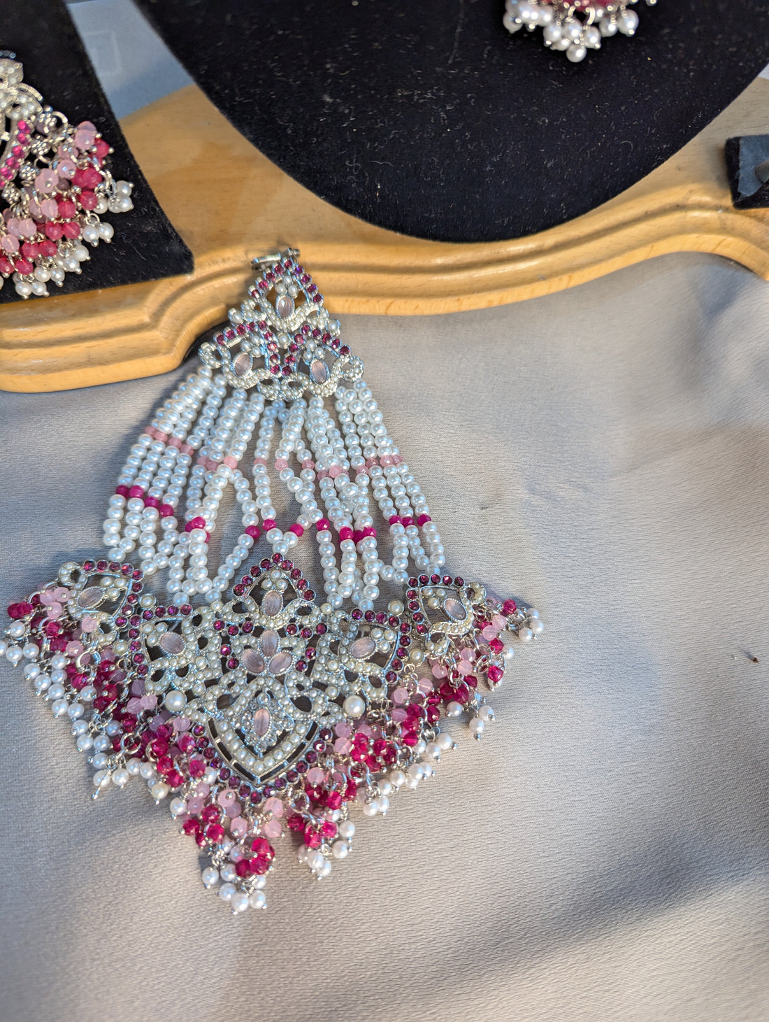 Stunning bridal walima look necklace jewellery set with hanging earrings tikka and jhoomar