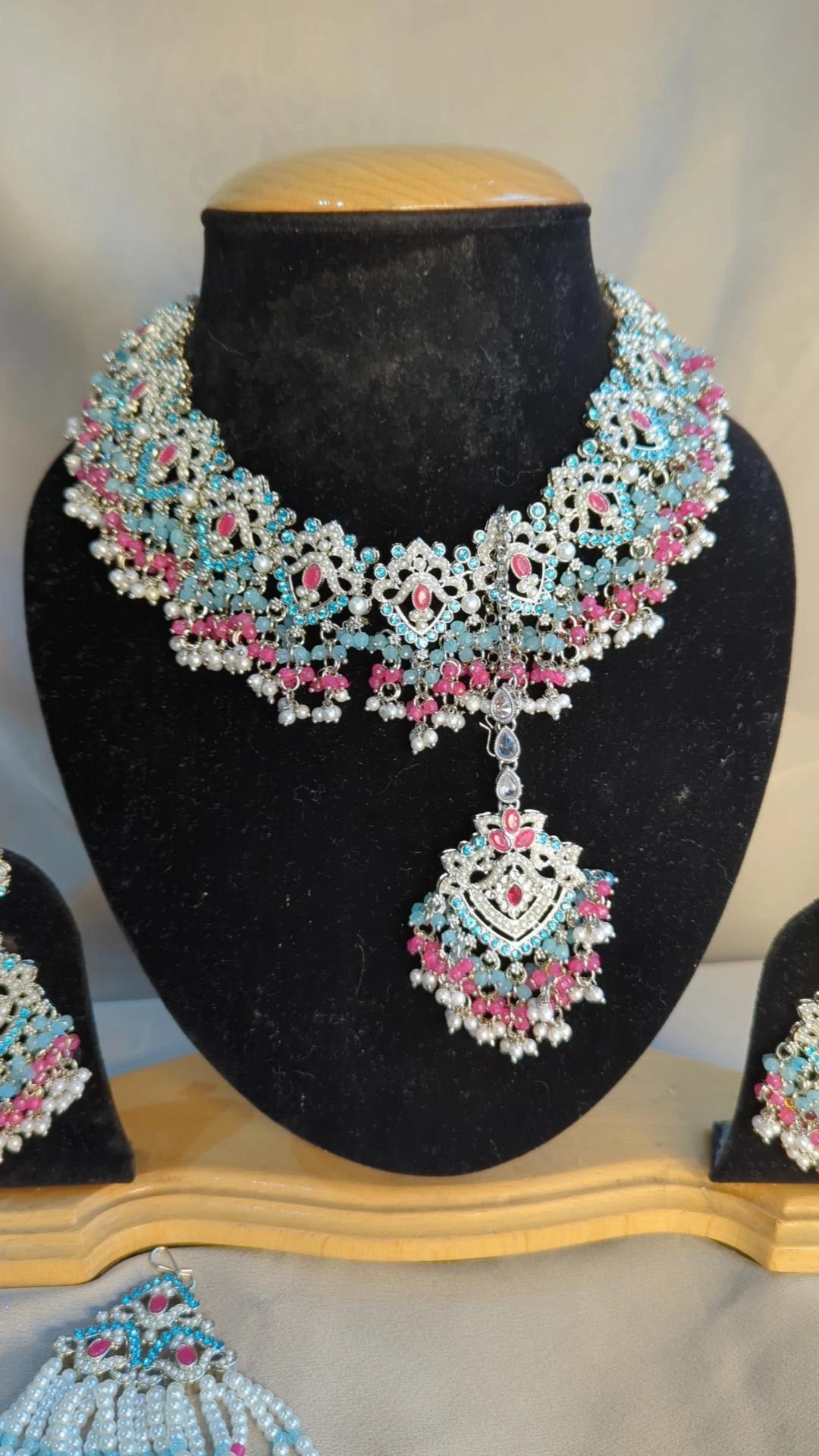 Stunning bridal walima look necklace jewellery set with hanging earrings tikka and jhoomar