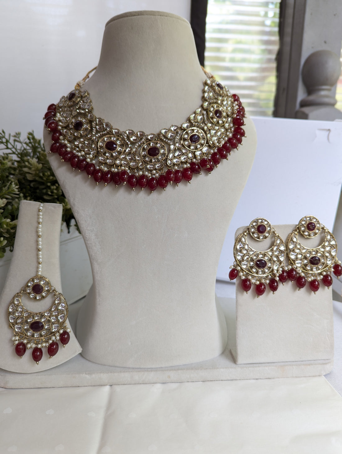 395 dark maroon necklace jewellery set kundan based