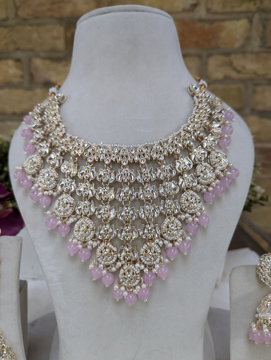 663 stunning hanging bridal jewellery set with earrings tikka