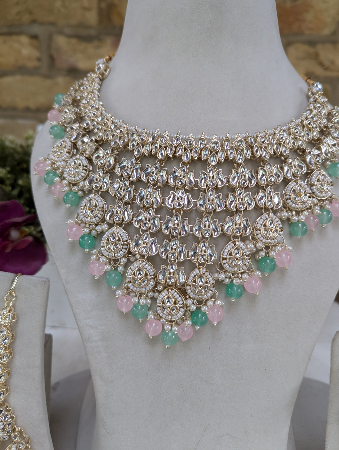 663 stunning hanging bridal jewellery set with earrings tikka