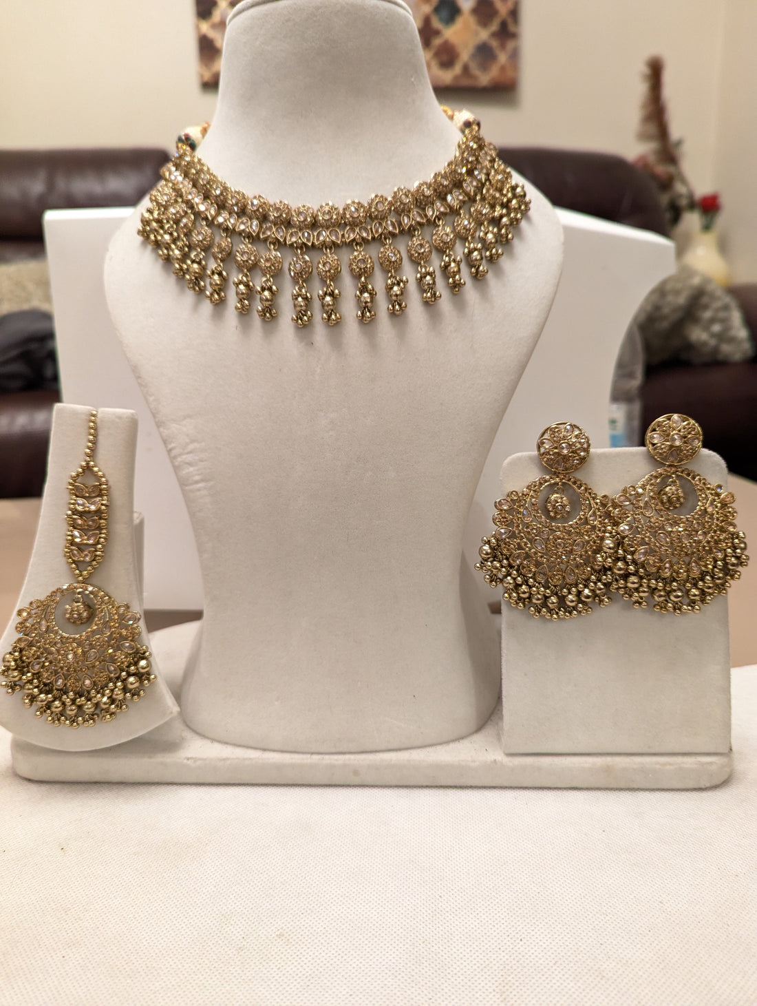 47/48/49 stunning necklace jewellery set with hanging beads