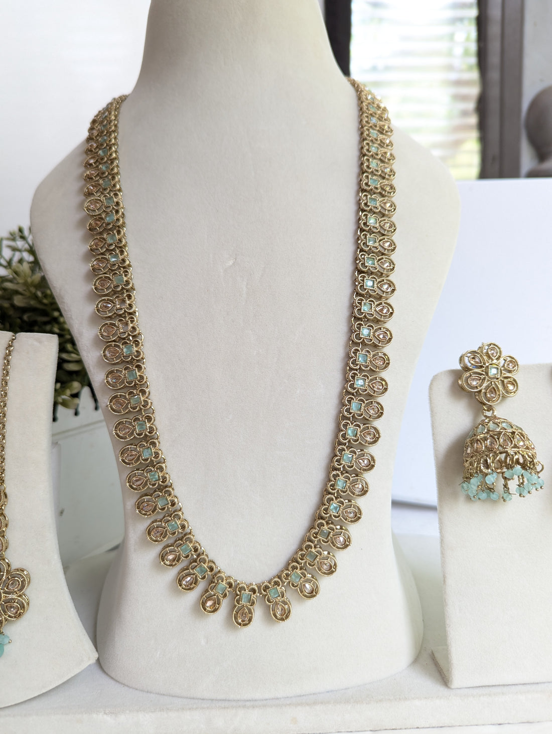 Kundan long mala necklace jewellery set with beautiful tikka and earrings