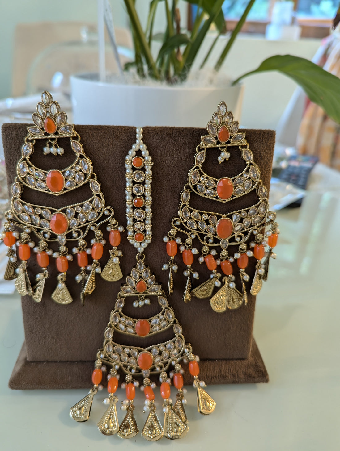 Stylish hanging earrings tikka jewellery set