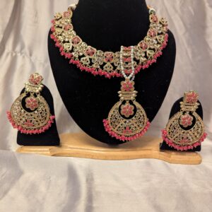 stunning necklaced