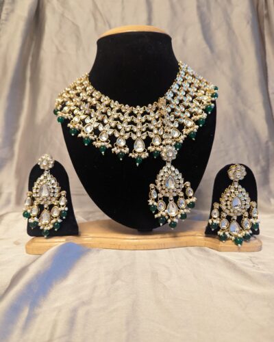 Choker Necklace β Bold Elegance with Timeless Appeal